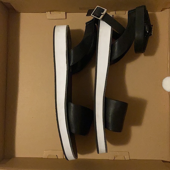 Steve Madden Sandals - Picture 2 of 2